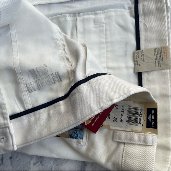 New Dockers Khaki Pants - Picture 4 of 4